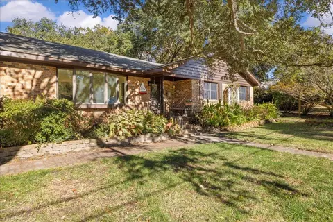 3156 Lynnhaven Dr, Virginia Beach, VA 23451