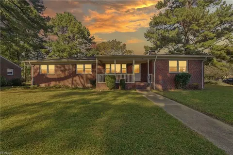 110 Patton Pl, Chesapeake, VA 23320