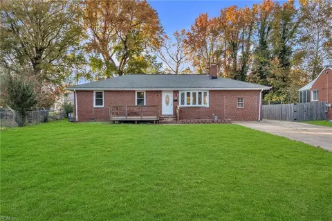21 Suburban Pw Pkwy, Hampton, VA 23661