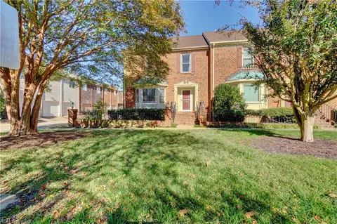 423 Van Wyck Mews, Norfolk, VA 23517