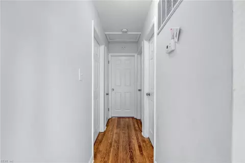 Entry Way - 214 Cellardoor Ct, Hampton, VA 23666 photo 2 of 2