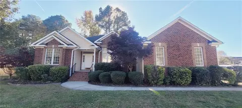 1207 Dominion Lakes Ct, Chesapeake, VA 23320