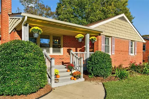 820 Melvin Dr, Portsmouth, VA 23701