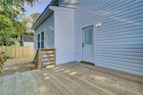 Exterior - 3818 Shell Rd, Hampton, VA 23669 photo 4 of 4