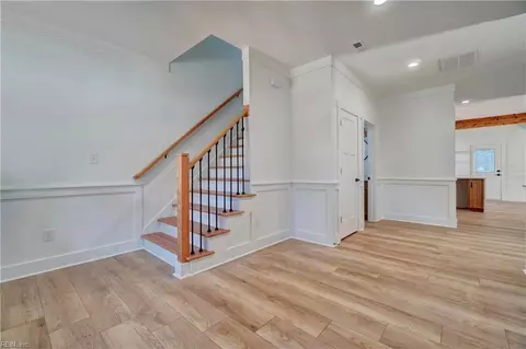 Entry Way - 3818 Shell Rd, Hampton, VA 23669 photo 2 of 4