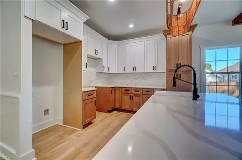 Kitchen - 3818 Shell Rd, Hampton, VA 23669 photo 4 of 5