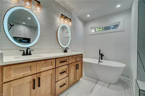 Bath - 3818 Shell Rd, Hampton, VA 23669 photo 5 of 6