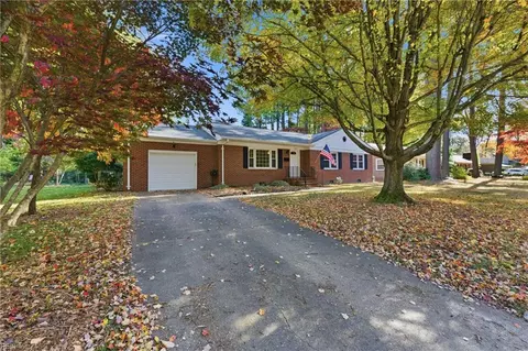 312 Corbin Dr, Newport News, VA 23606