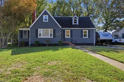 134 Cambridge Pl, Hampton, VA 23669