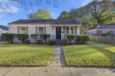 2061 Atwater Cir, Norfolk, VA 23509