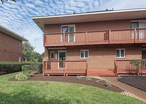 1230 Foursome Ln, Virginia Beach, VA 23455