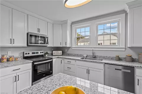 132 Cushing St, Portsmouth, VA 23702