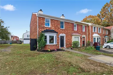 1831 Hearthside Ct, Chesapeake, VA 23325