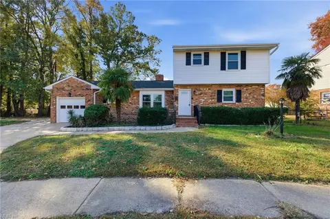 228 Woodbury Forrest Dr, Hampton, VA 23666