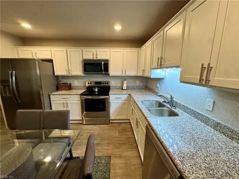 202 Beech St, Suffolk, VA 23434