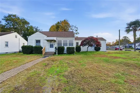 146 Gillis Rd, Portsmouth, VA 23702