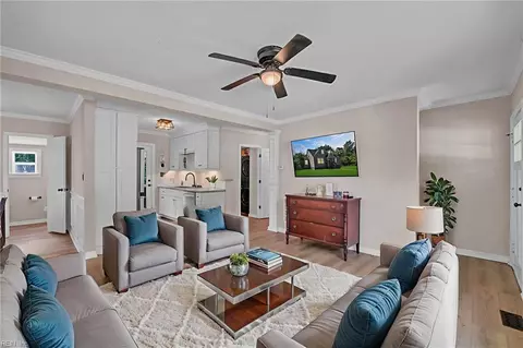 1006 De Gaule St, Newport News, VA 23605