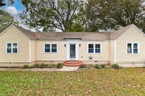 9455 Hickory St, Norfolk, VA 23503