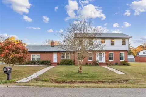 111 Beecham Dr, Yorktown, VA 23692
