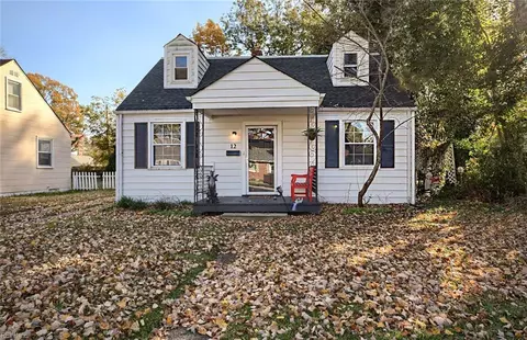 12 E Lamington Rd, Hampton, VA 23669