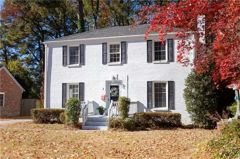 5 Stratford Rd, Newport News, VA 23601