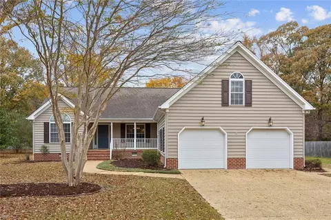 104 Lambs Creek Dr, Yorktown, VA 23693