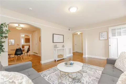 3911 Dartmouth St, Portsmouth, VA 23707