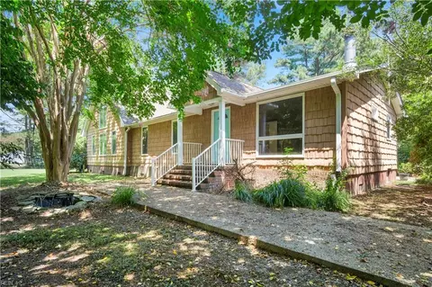 653 Possum Point Rd, Port Haywood, VA 23138