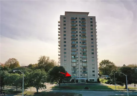 One Crawford Parkway #203, Portsmouth, VA 23704