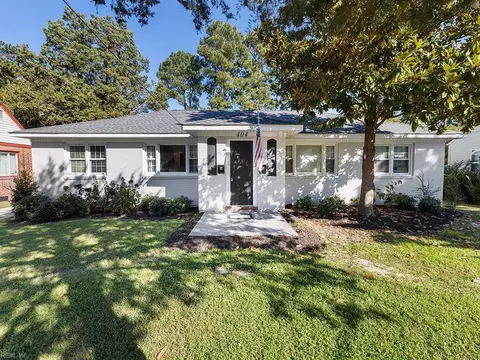 404 Roselynn Ln, Virginia Beach, VA 23454