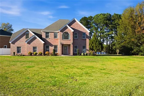 569 River Gate Rd, Chesapeake, VA 23322