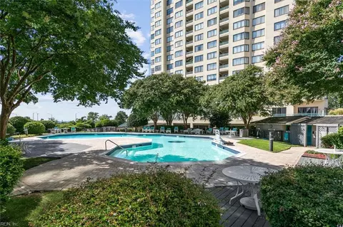 7505 River Rd #7F, Newport News, VA 23607