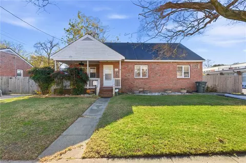 131 Forsythe St, Norfolk, VA 23505