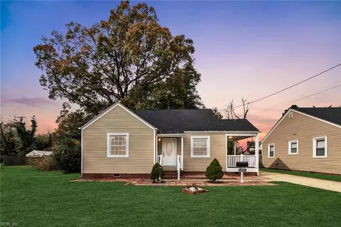 110 Sandpiper Dr, Portsmouth, VA 23704