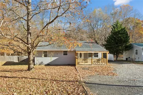 6141 Glenns Rd, Gloucester, VA 23061