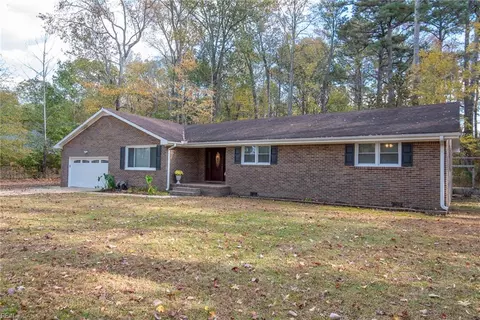 625 Fernwood Farms Rd, Chesapeake, VA 23320