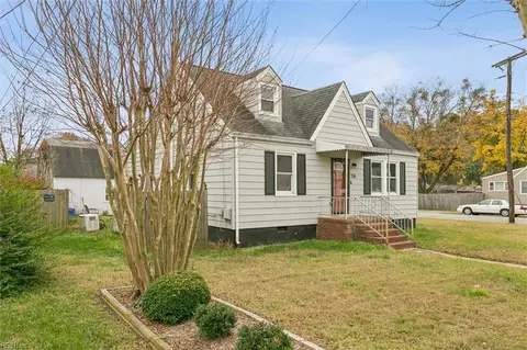 700 Hudson Ter, Newport News, VA 23605