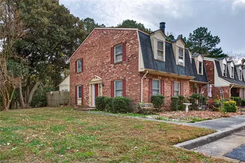 373 Circuit Ln #A, Newport News, VA 23608