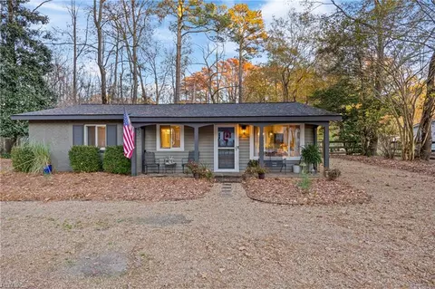 206 Sumner Ave, Suffolk, VA 23434