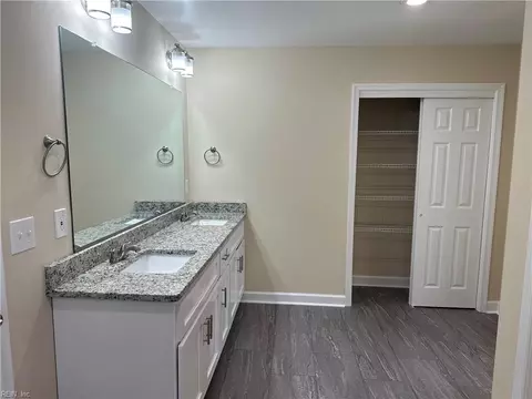 Bath - 191 Hall Rd, Hampton, VA 23669 photo 4 of 6