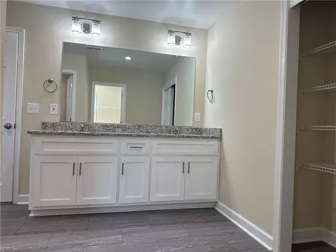 Bath - 191 Hall Rd, Hampton, VA 23669 photo 5 of 6