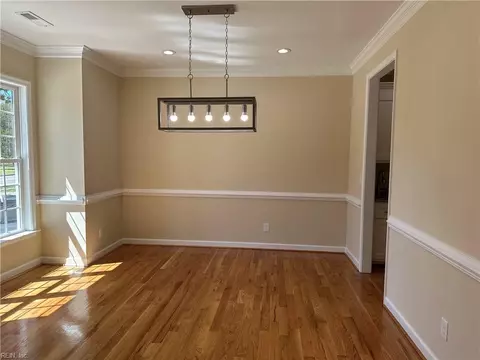 Living - 191 Hall Rd, Hampton, VA 23669 photo 2 of 6