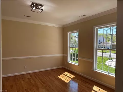 Living - 191 Hall Rd, Hampton, VA 23669 photo 3 of 6