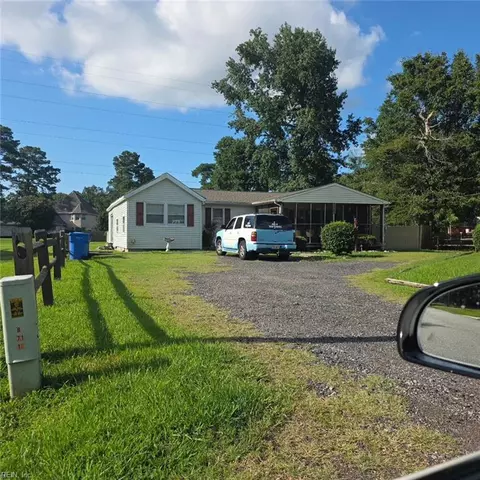 1061 Washington Dr, Chesapeake, VA 23322