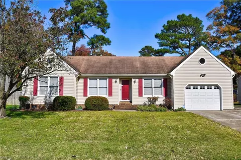 4108 Sorrento Dr, Chesapeake, VA 23321