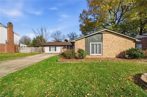 222 Commodore Dr, Hampton, VA 23669