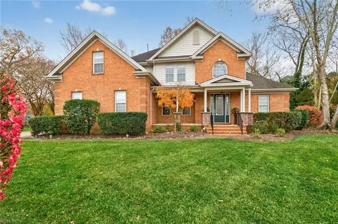 1605 Swan Lake Cres, Chesapeake, VA 23321