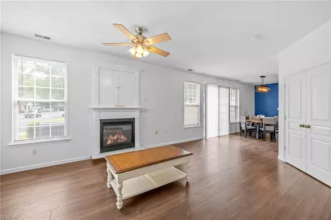 5800 Baynebridge Dr, Virginia Beach, VA 23464
