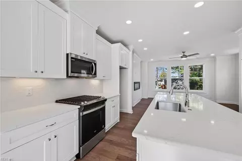 639 22nd St #A, Virginia Beach, VA 23451