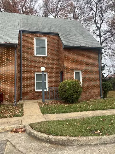 2 Carmine Pl, Hampton, VA 23666